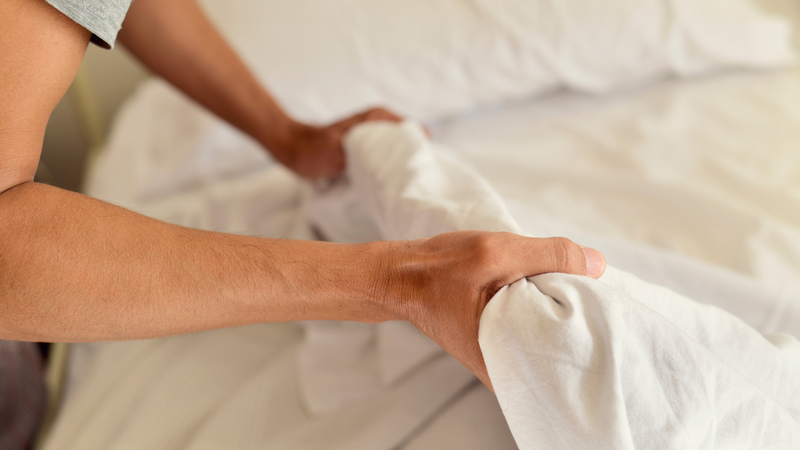 Illustration for article titled Last Call: Do you use a top sheet on your bed?